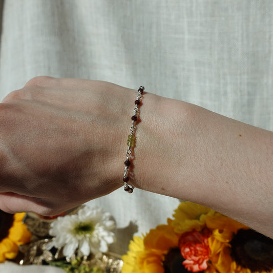 Arizona Peridot and Garnet Gemstone / 925 Sterling Silver Hand Wired Chain Bracelet